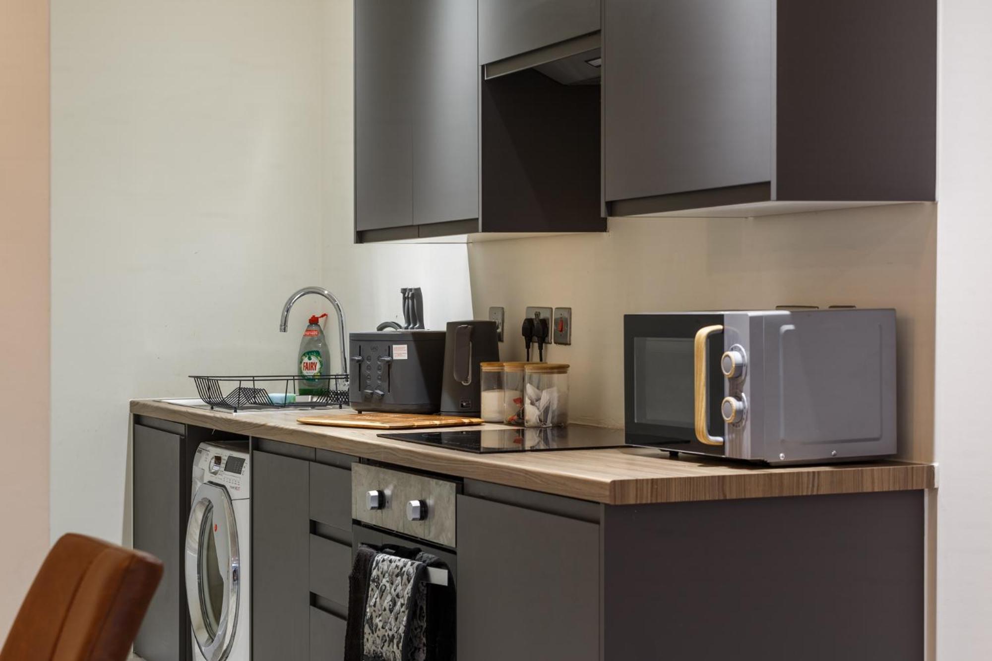 Modern And Cozy Two-Bed Apartment In Bradford Брадфорт Екстериор снимка